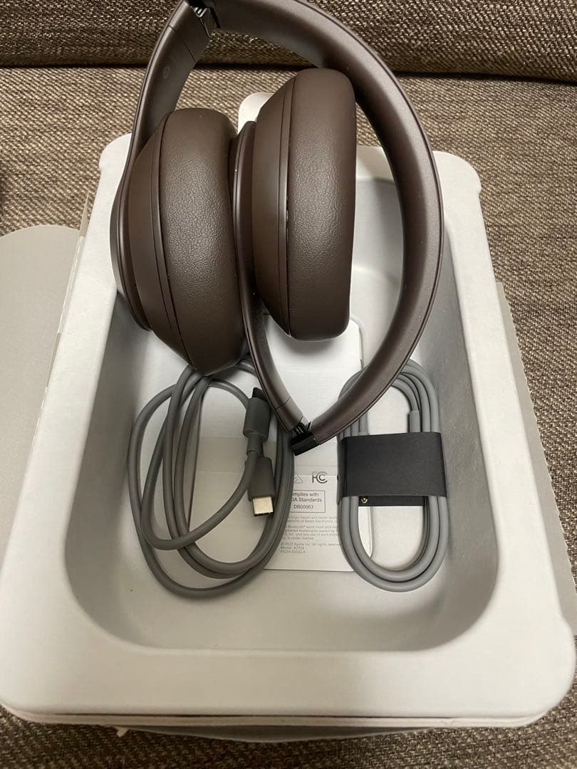 Beats Studio Proワイヤレスヘッドフォン ブラウン