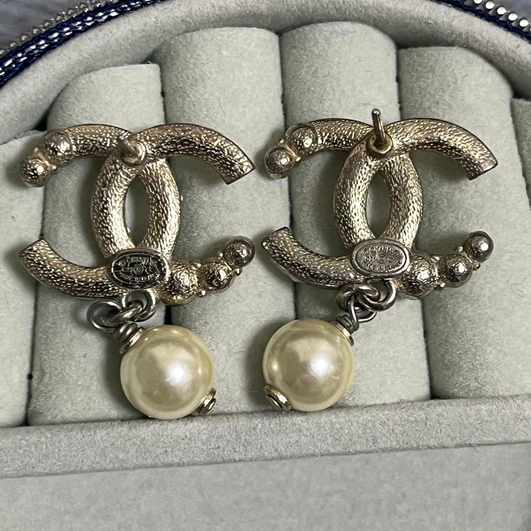 CHANEL CCロゴ パールイヤリング