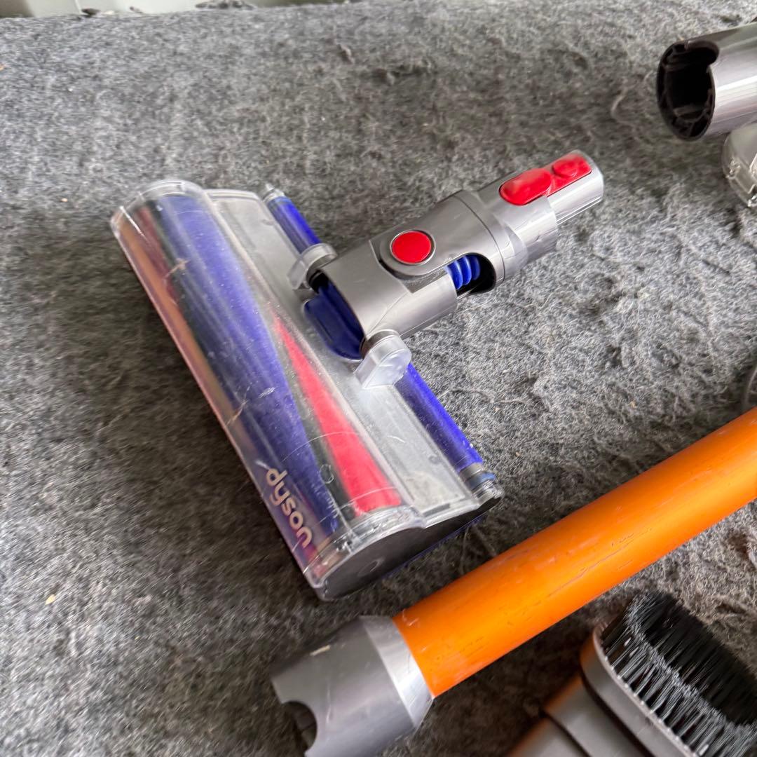 IJ66激安早い者勝ち✨ dysonダイソンコードレスクリーナー純正SV10