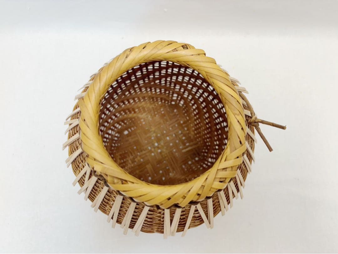 華道具 白竹 桂籠 竹花入 茶道具 竹工芸 天然竹製 竹篭 竹細工 生花 茶室