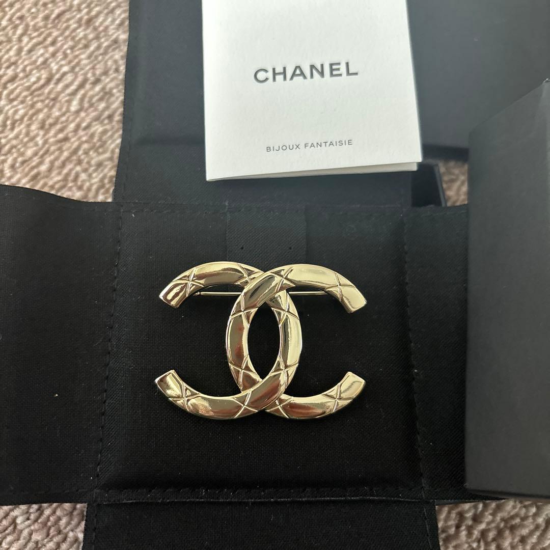 新品未使用 シャネル 25P ココマーク マトラッセ ブローチ