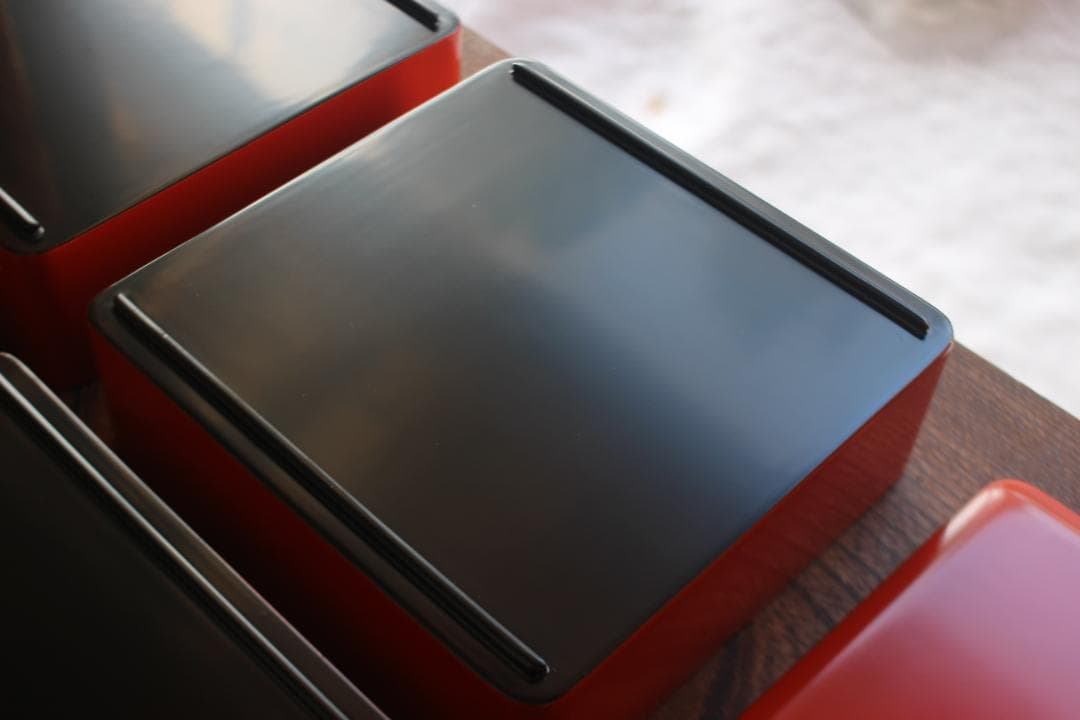 デッドストック！極上朱漆の美しい小ぶり四段重箱（検輪島塗懐石道具お重菓子重