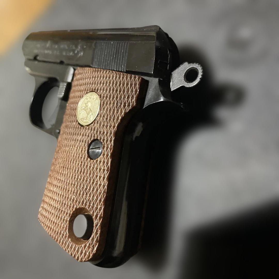 プラスチック製　コルト モデルガン