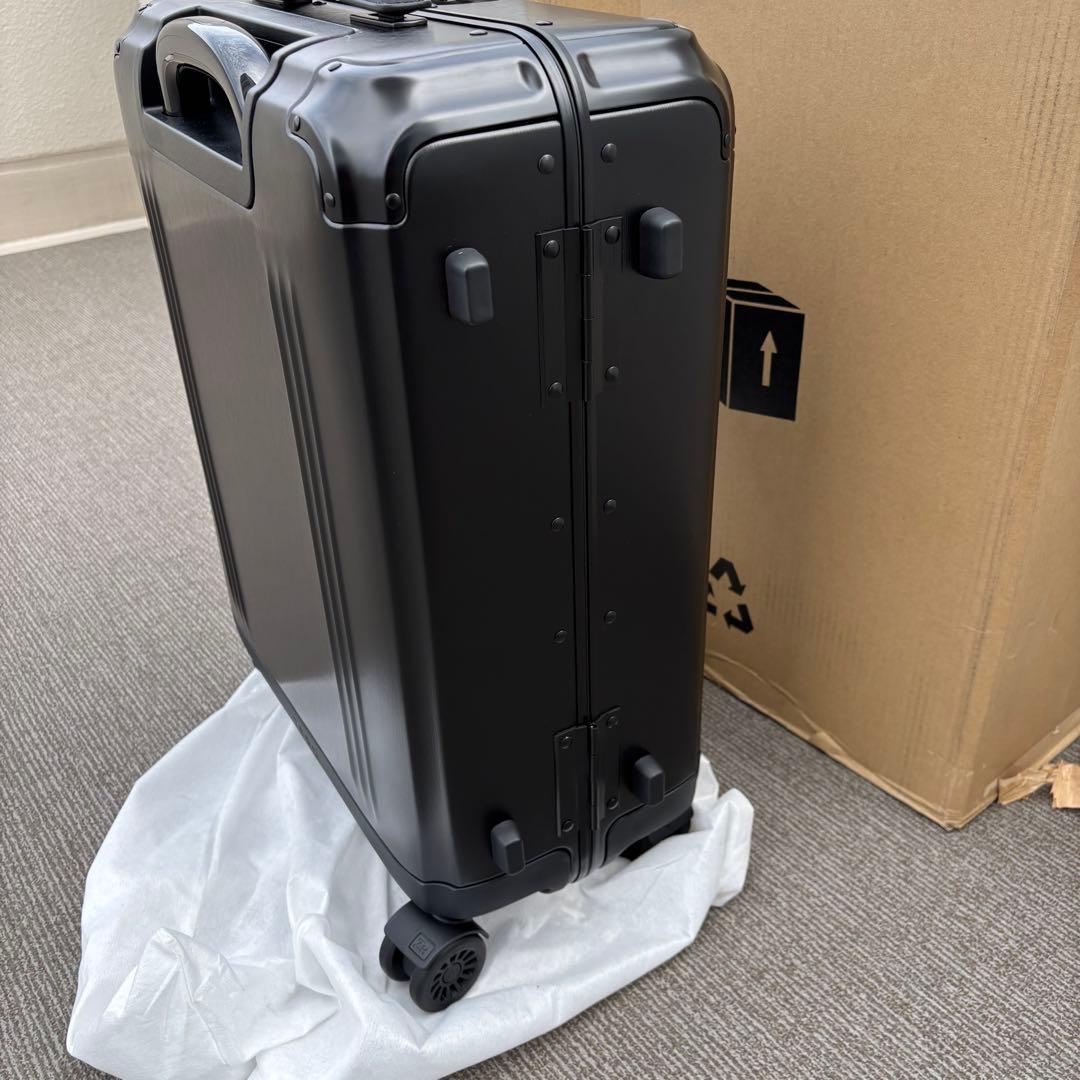 新品 ゼロハリバートン アルミ スーツケース ブラック 39L ①