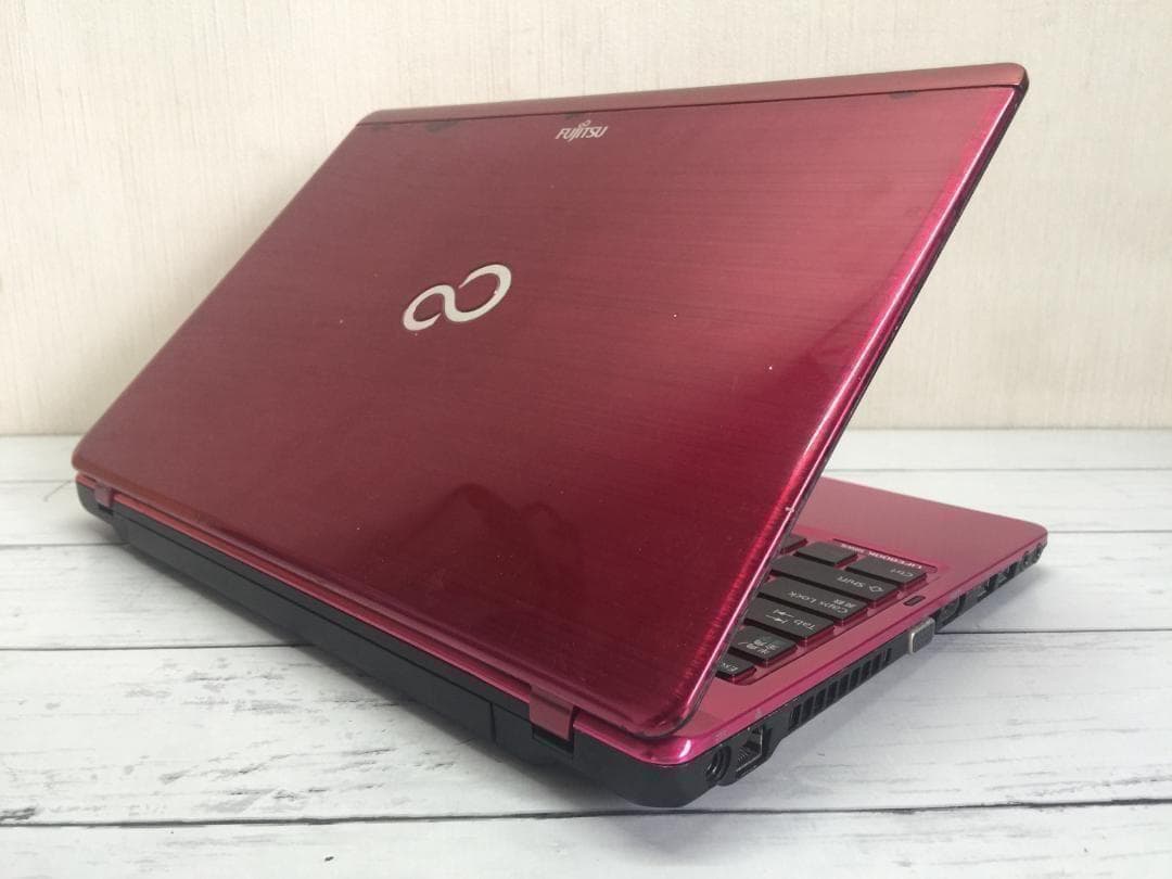 富士通　LIFEBOOK SH54/G13.3型液晶 軽量コンパクトパソコン