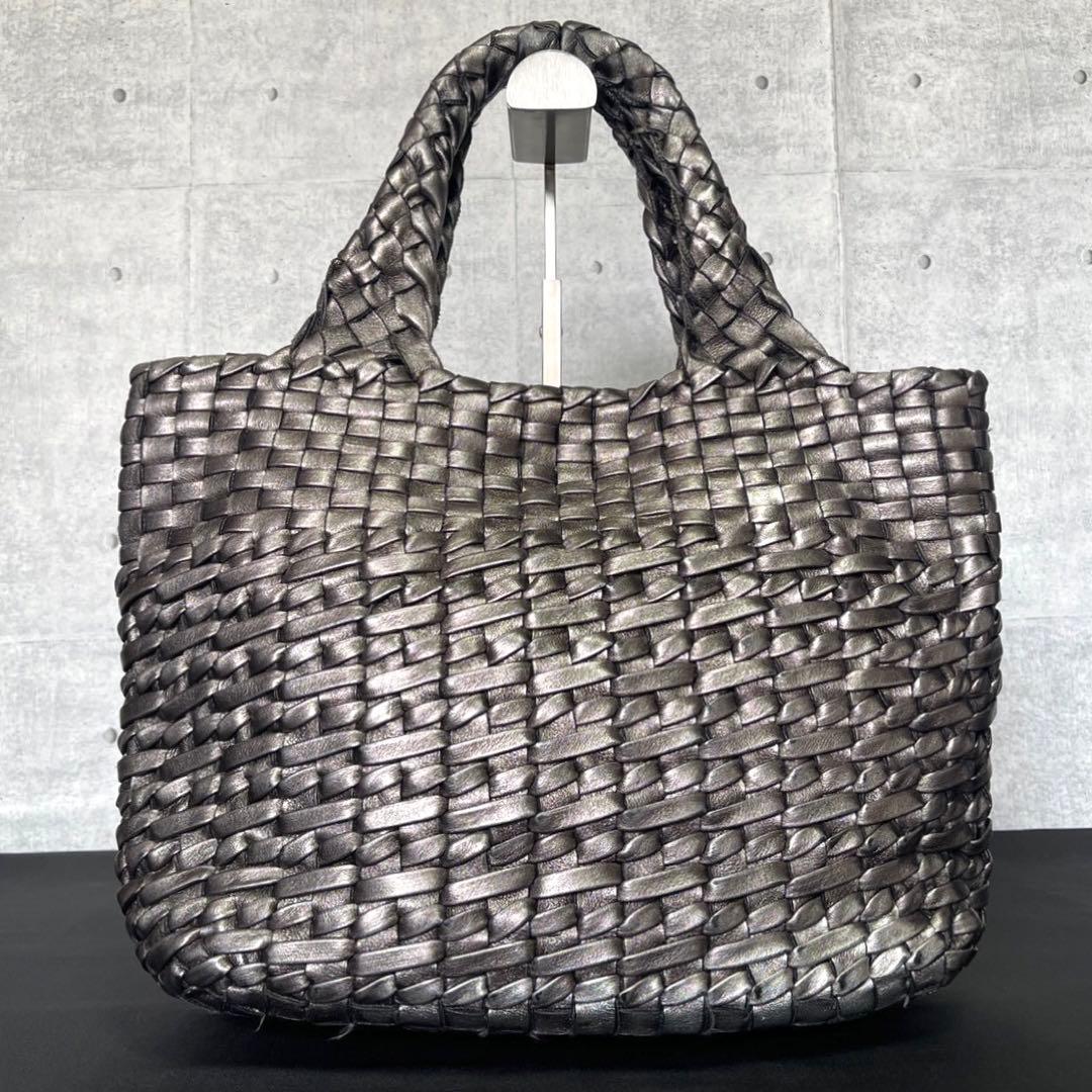 専用品FALORNI イントレチャート メタリックシルバー レザートートバッグ