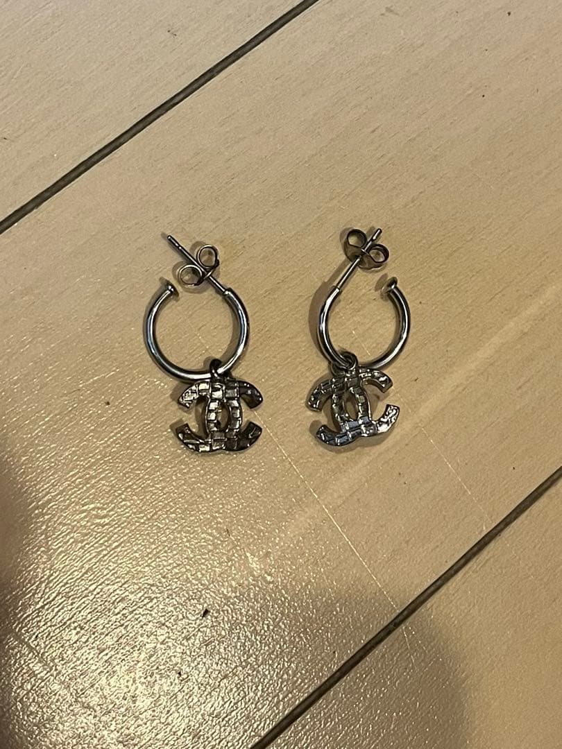 CHANEL シルバー スイング　フープピアス　正規品