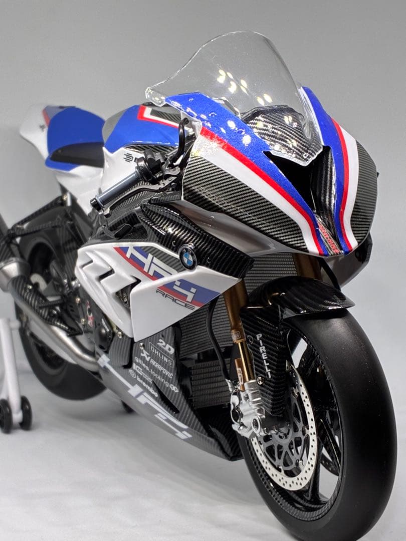 モンモデル　1/9 BMW HP4 RACE