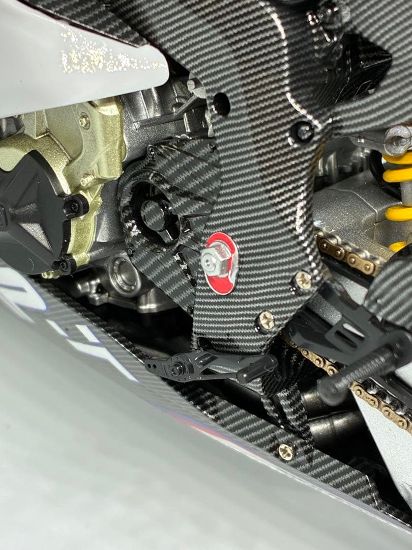 モンモデル　1/9 BMW HP4 RACE