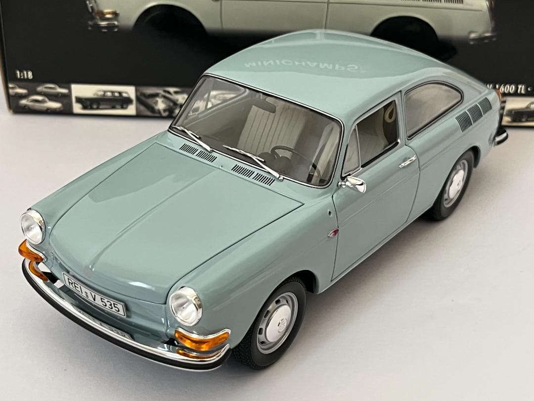 ミニチャンプス PMA 1/18 VW1600 TL 1970 ライトブルー美品