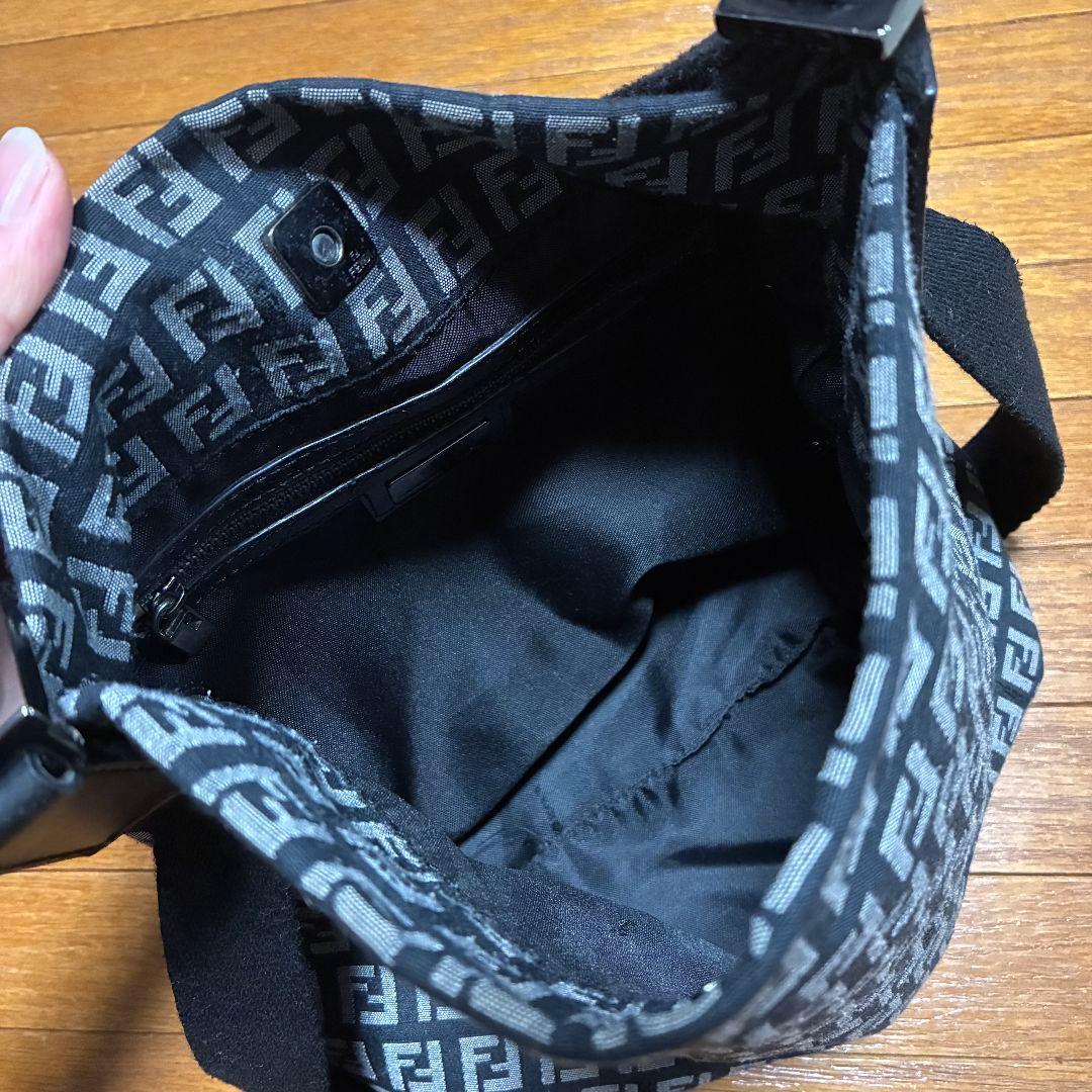 FENDIフェンディ　ズッカ柄　ショルダーバック