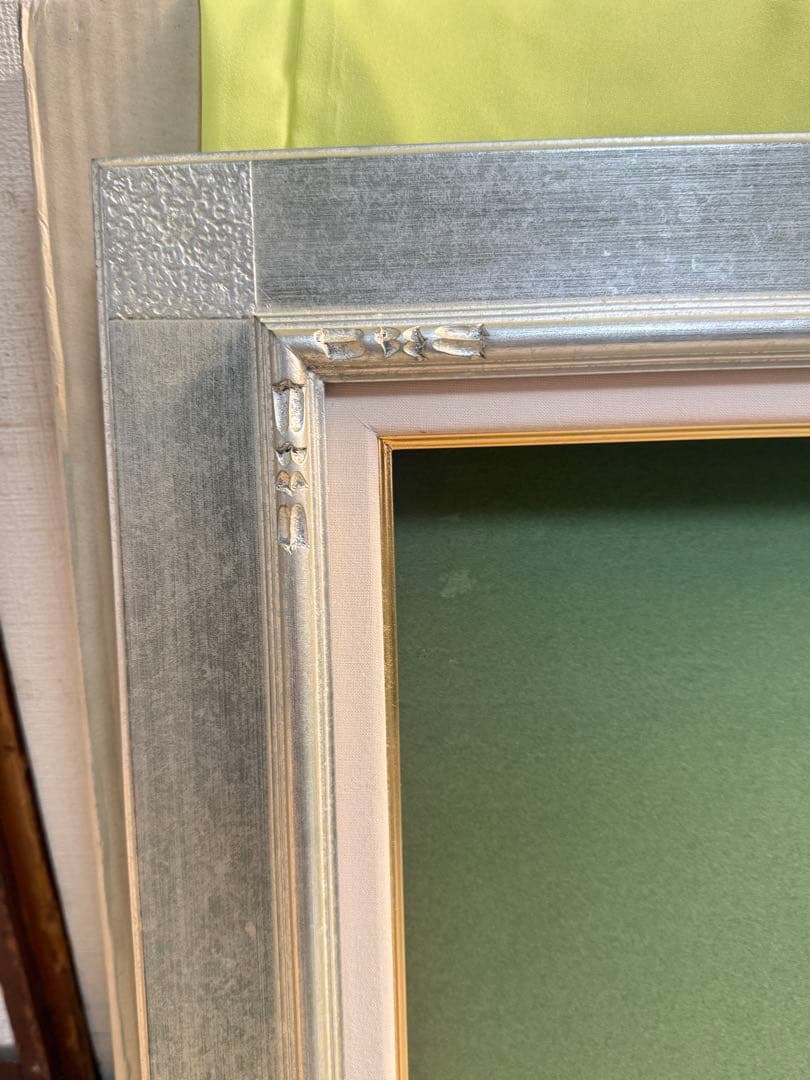 F8サイズ　平桃角紋(銀)シルバー装飾額縁 ほぼ未使用美品　1/9 送料込み