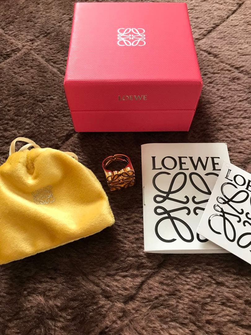 新品　LOEWE ANAGRAM CHEVALIERE RING GOLD