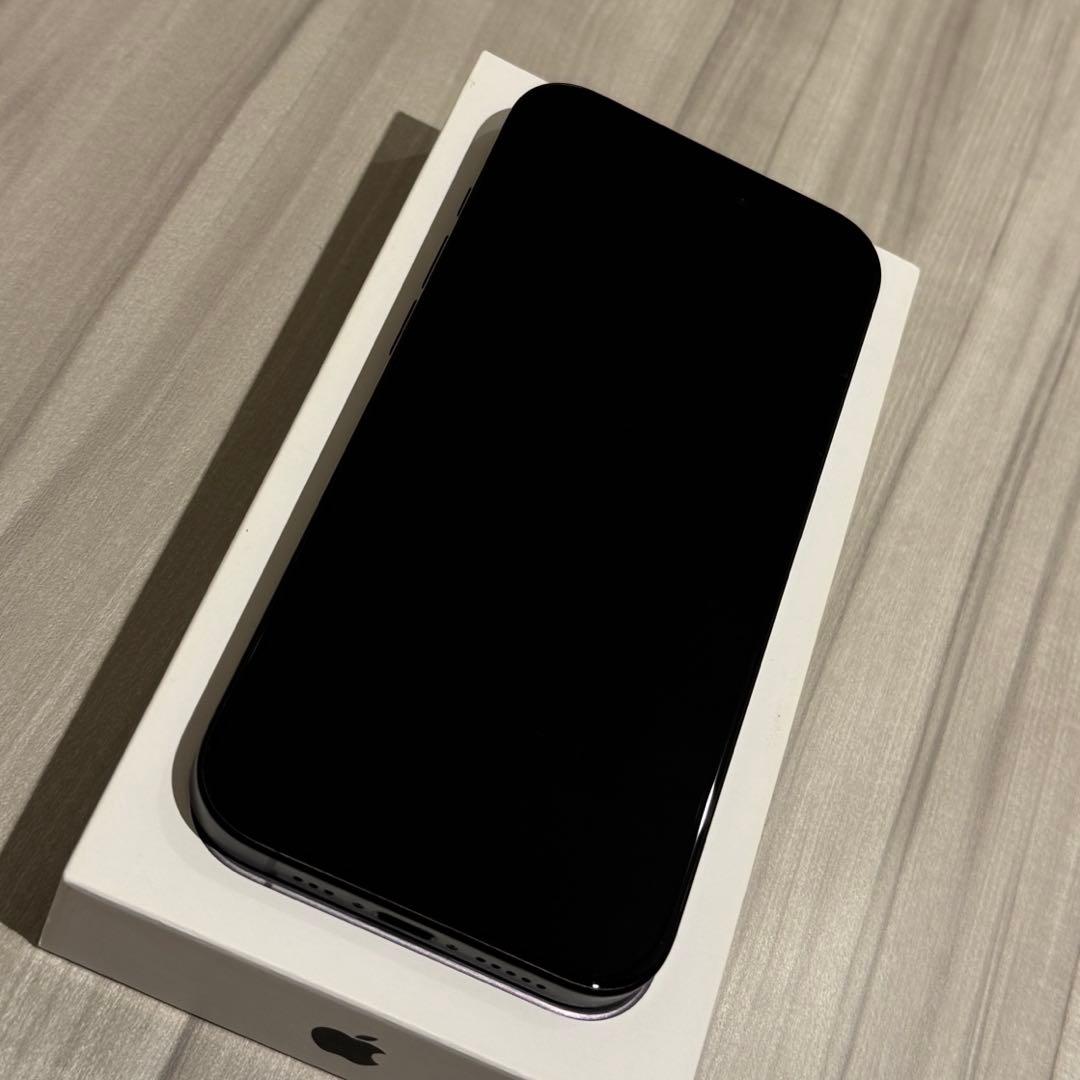 iPhone15 Pro 256GB simフリー ブラックチタニウム