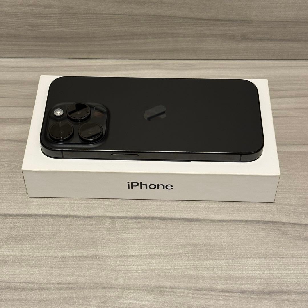 iPhone15 Pro 256GB simフリー ブラックチタニウム