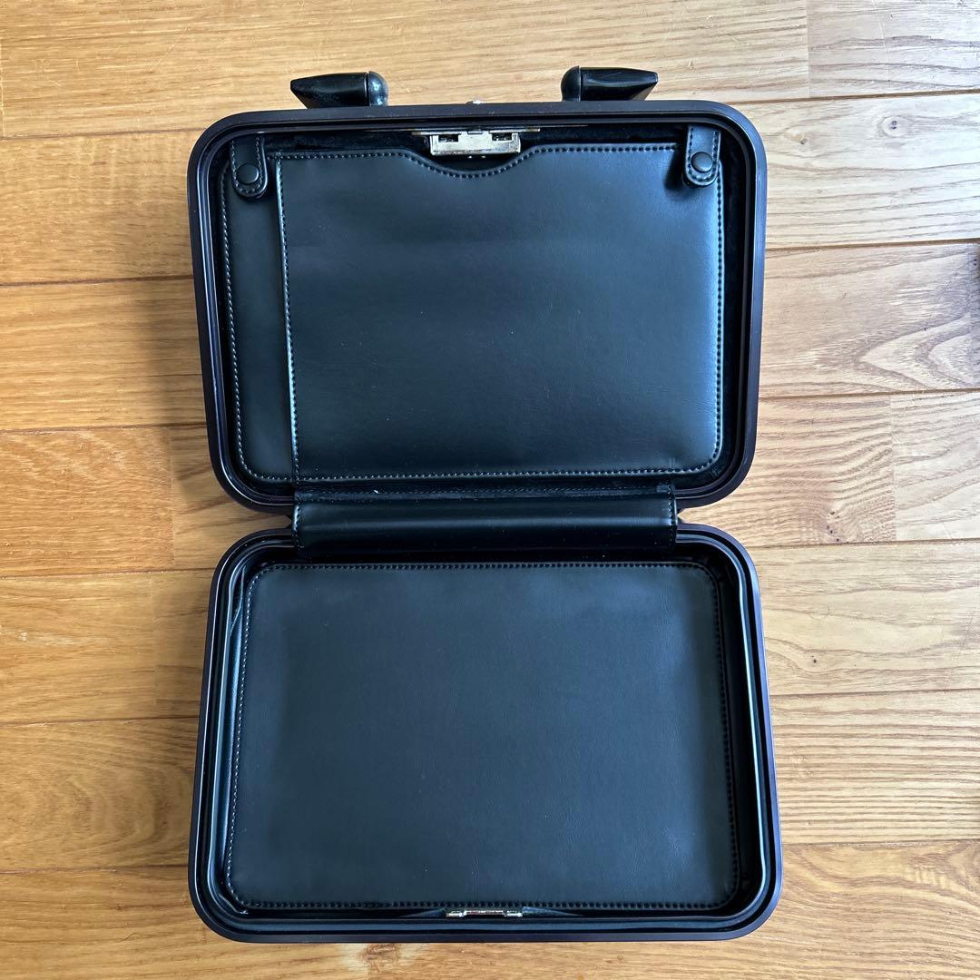 ZERO HALLIBURTON 万年筆ケース(ショルダーストラップ付き)