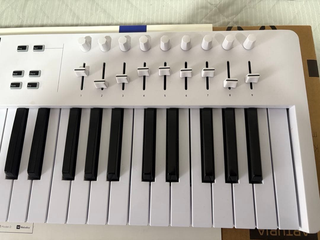 カ*ズ様 KEYLAB ESSENTIAL 61 元箱あり