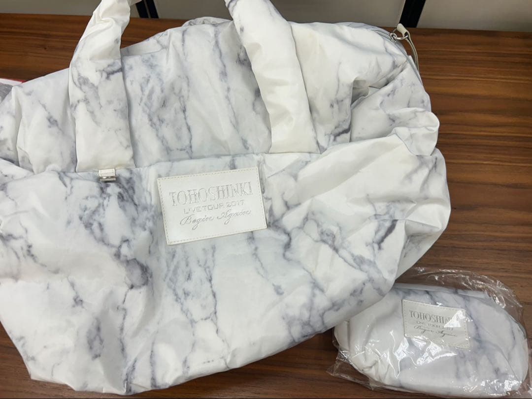 東方神起ツアーグッズ2017まとめ売り