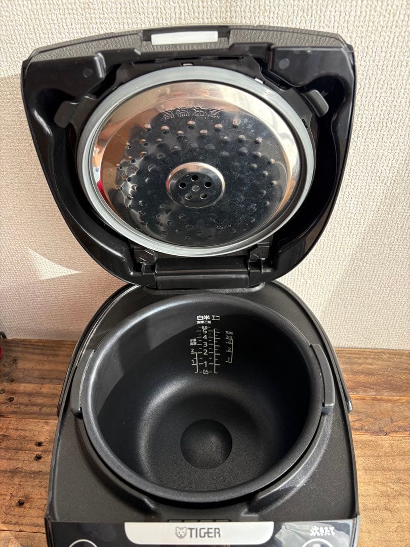 2025年製　TIGER IHジャー炊飯器〈炊きたて〉JPW-H100