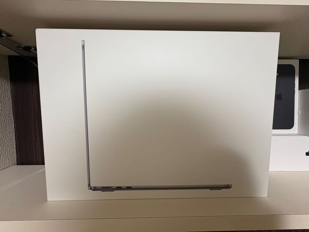あ*様 (美品)Apple MacBook Air 13.6インチ M2 512
