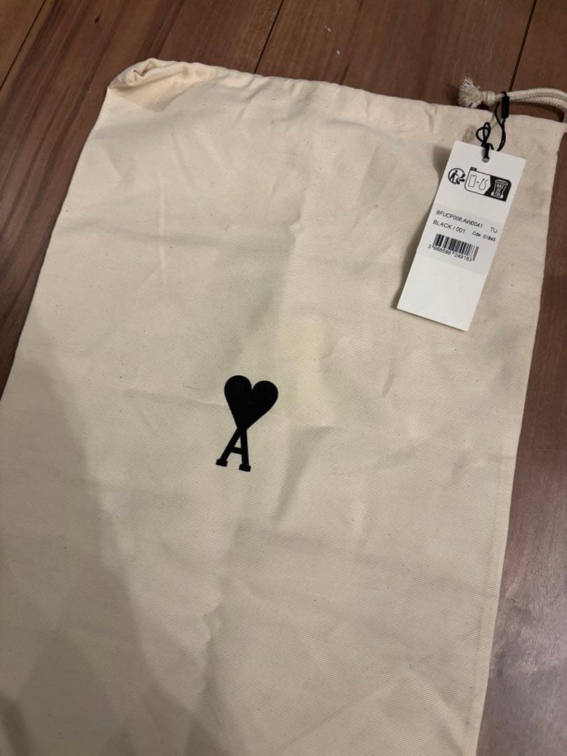 アミパリス 黒 キャップ