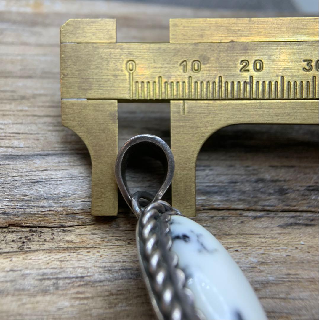 【期間限定値下げ】ターコイズ・ペンダント　ホワイトバッファロー 　tn718