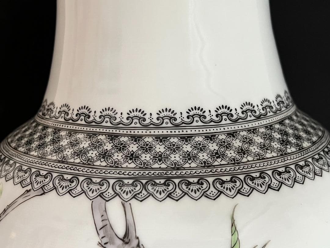 【海】粉彩 孔雀牡丹文 大型花瓶 中国景徳鎮製　高さ６２cm 花入 花器 花瓶