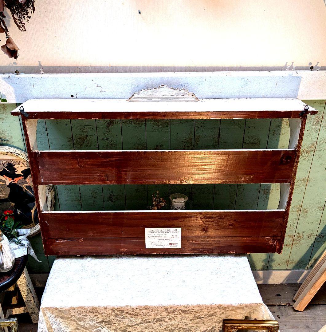 アンティーク風ホワイト木製シェルフ