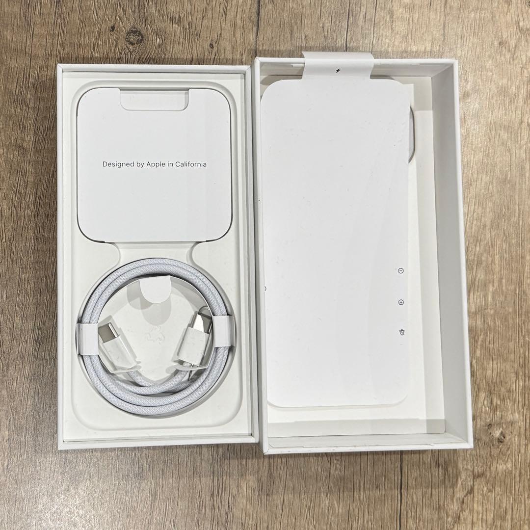 【Apple購入品】iPhone15 256GB バッテリー93%
