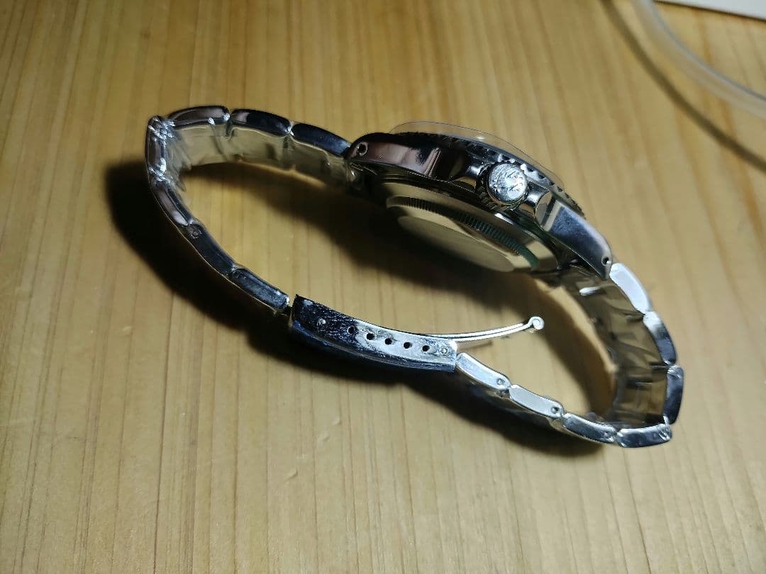 腕時計　BILIGER　Tマーク　ポインテッドクラウンガード　ワンオフ文字盤