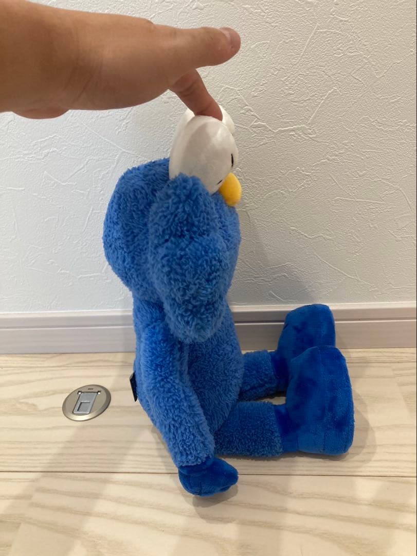 2体セット限定品KAWS Seeing KAWS BFF PLUSH ぬいぐるみ