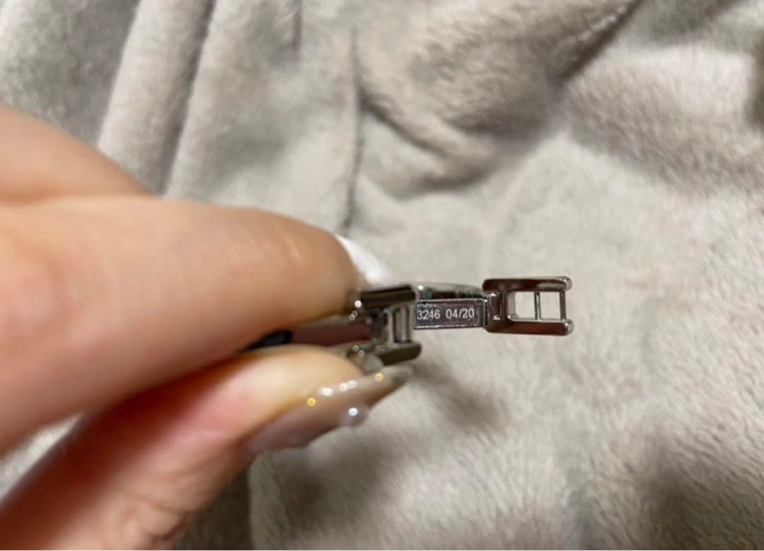 GUCCIグッチ GG文字盤 腕時計 レディースウォッチ シルバー 1400L