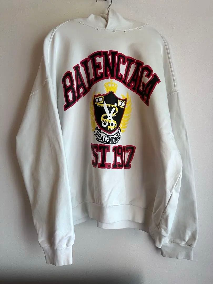 バレンシアガ　23AW カレッジ　プルオーバーパーカー　クリーニング済み