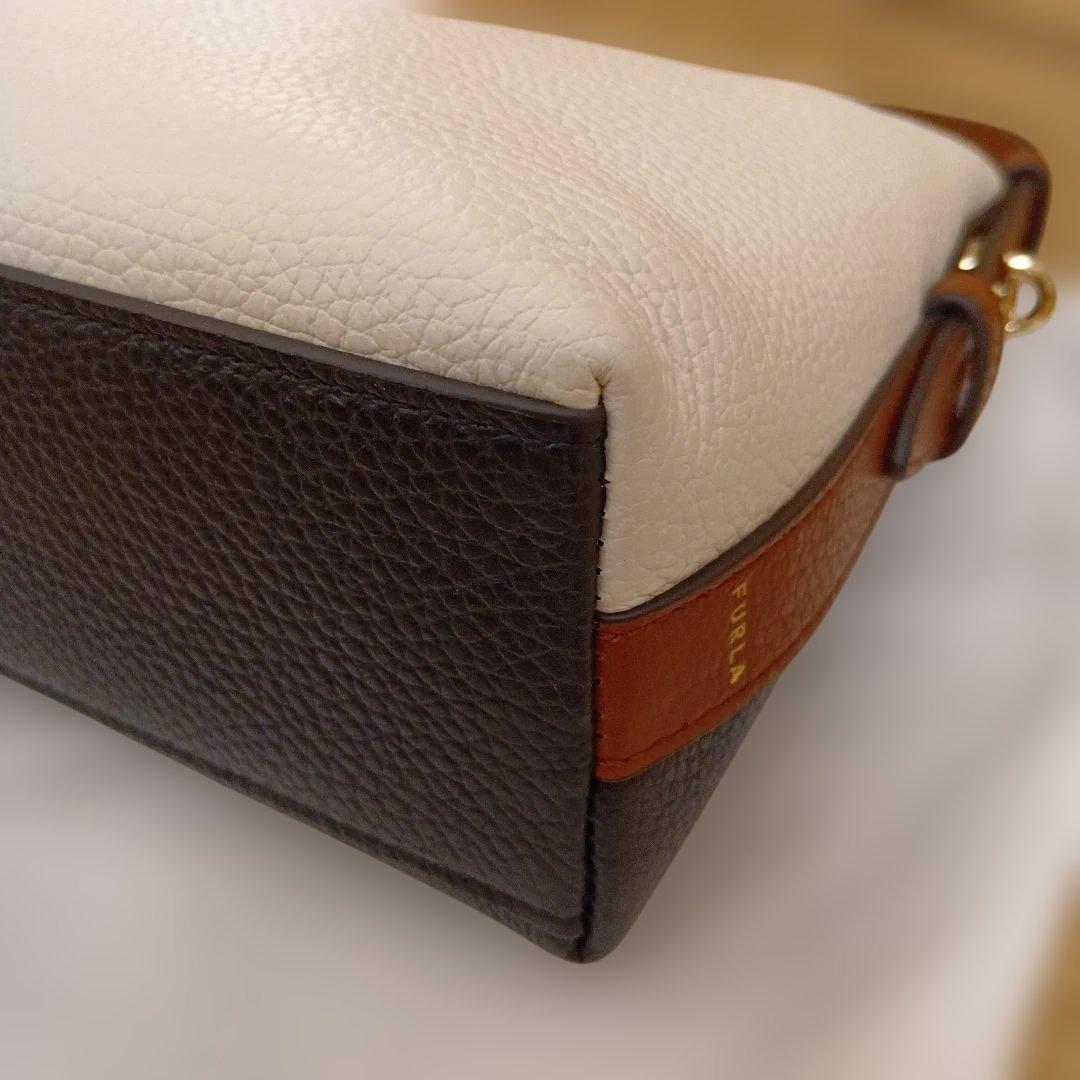 フルラ　バイカラー　ハンドバッグ