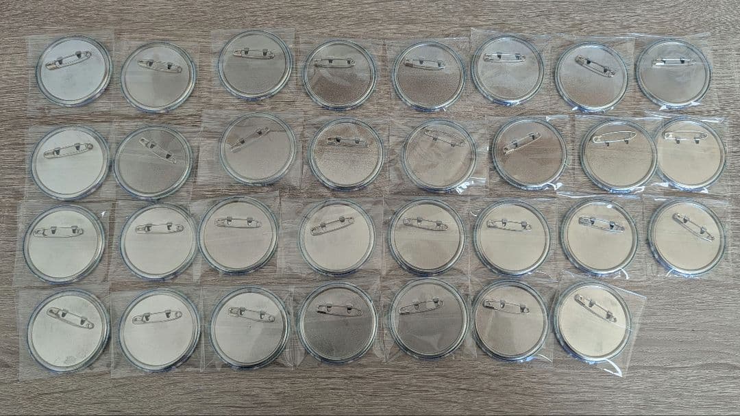 鏡音リン グリッター缶バッジ 10a 31個 おまけ付き