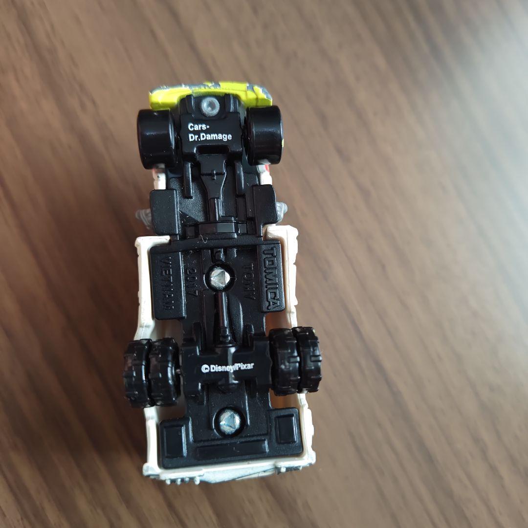 【廃盤】トミカ カーズ アーヴィ/ドクターダメージ/ミスフリッター