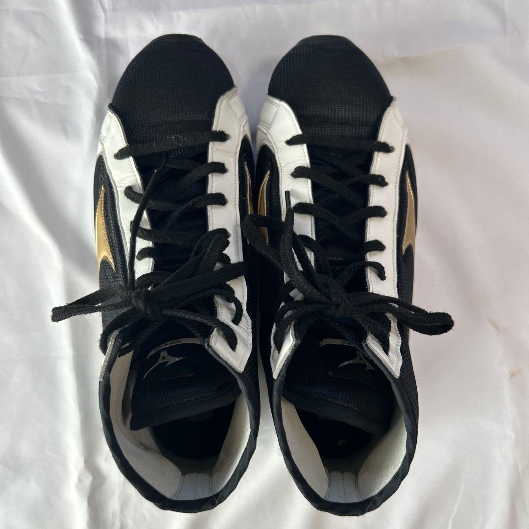ミズノ　ボクシングシューズ ミッドカット ブラック/ホワイト/ゴールド