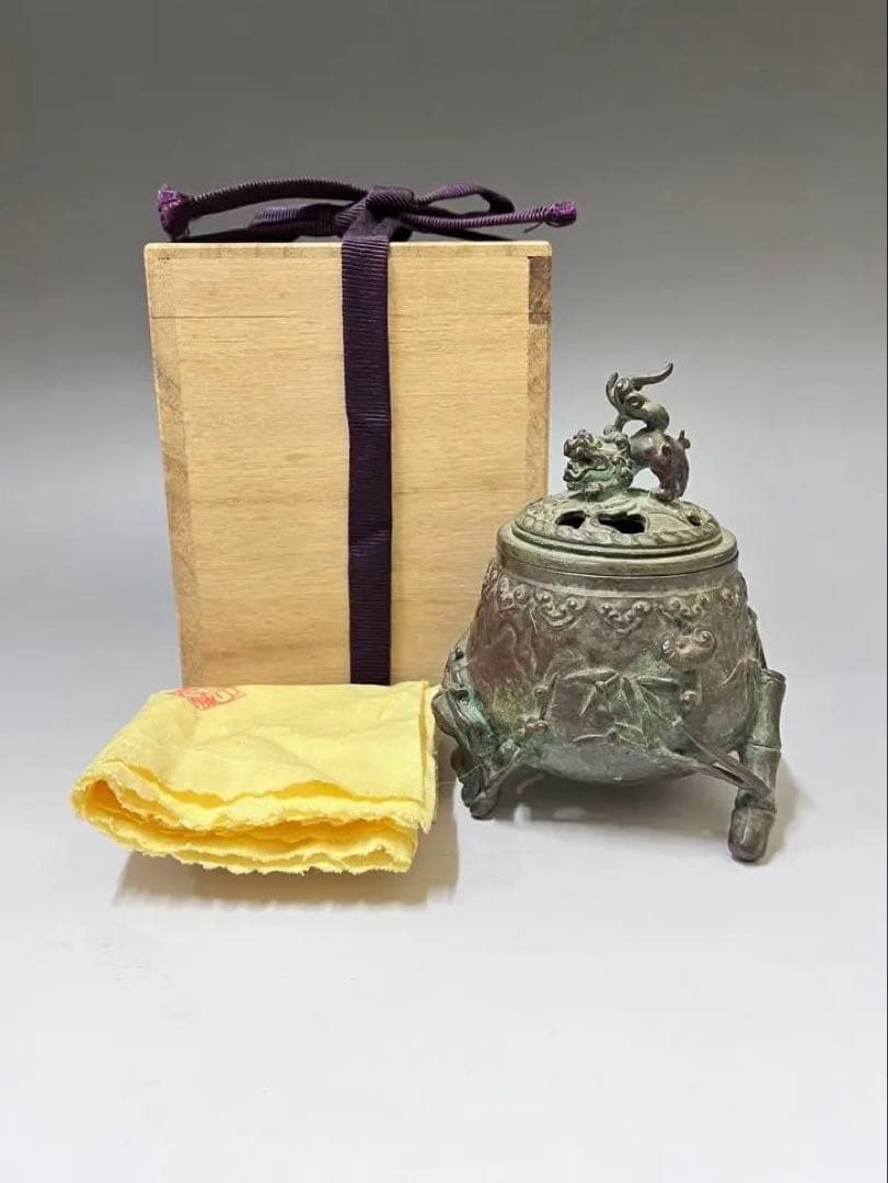 E676 香炉 元威 二上常太郎 鋳銅 獅子摘 松竹梅 三足 銅製 香道具