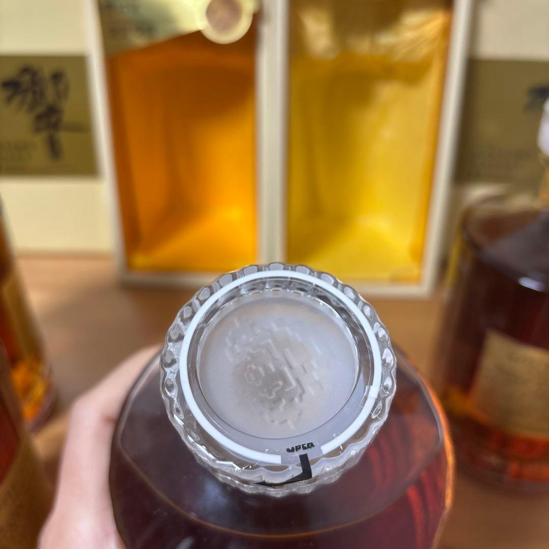 サントリーウイスキー　響17年　ゴールドラベル　4点セット　箱付き　未開封