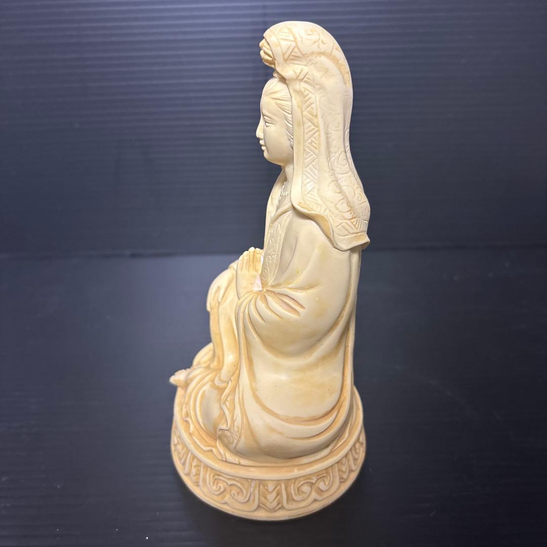 陶器製坐像 アイボリー