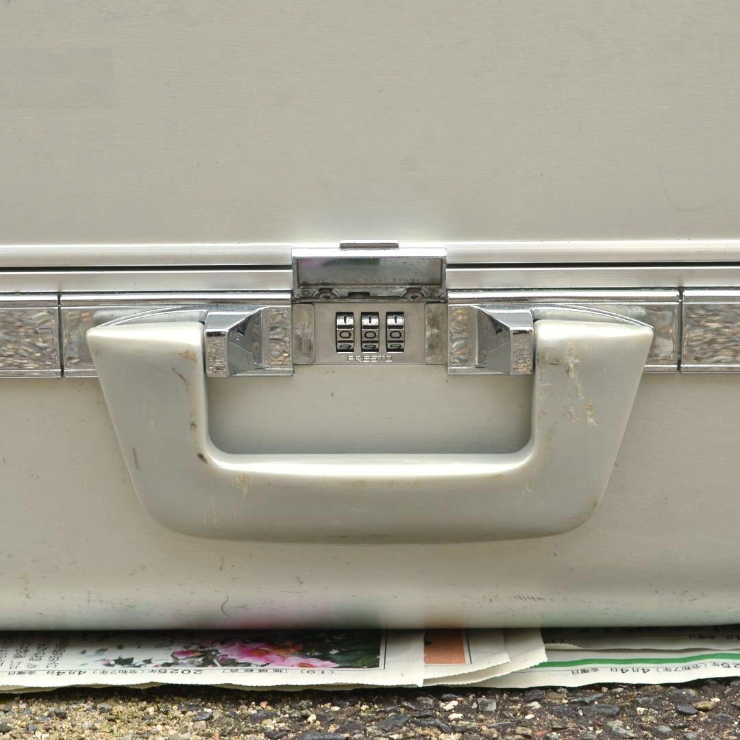 【ジャンク】 ZERO HALLIBURTON ゼロハリバートン スーツケース