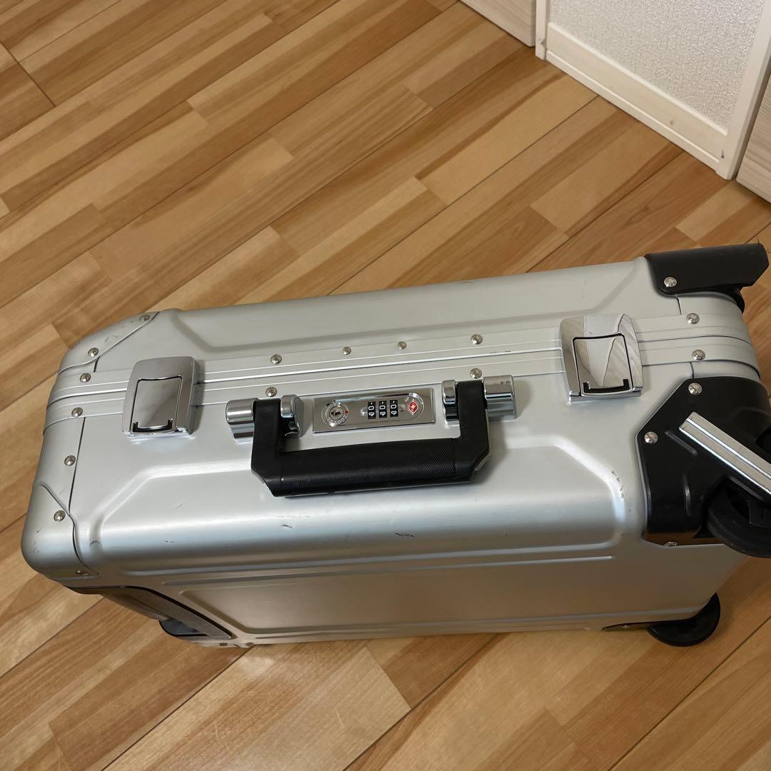 ZERO HALLIBURTON アルミスーツケース　31L