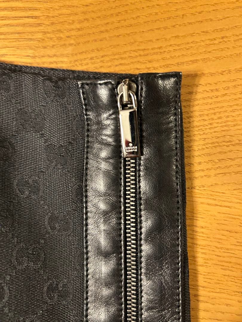 GUCCI ブラックタイトスカート ダブルジッパー