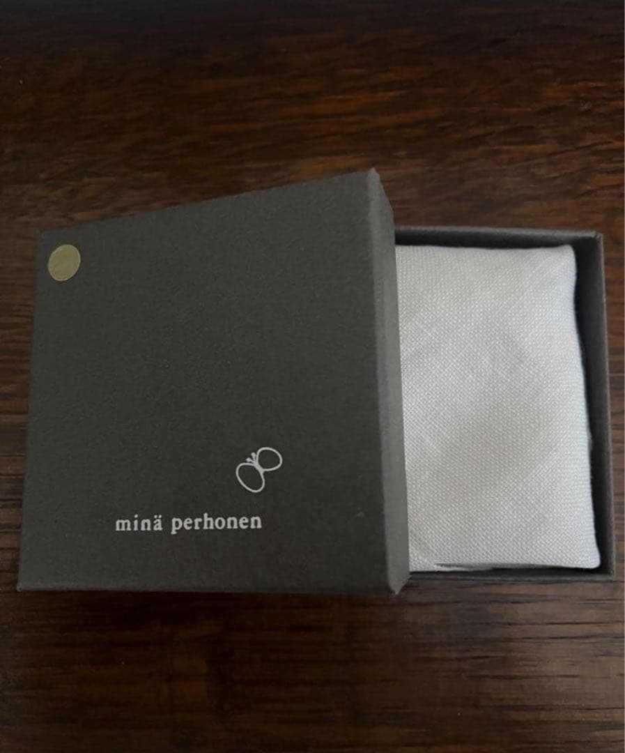 ミナペルホネン　タンバリン　ブローチ