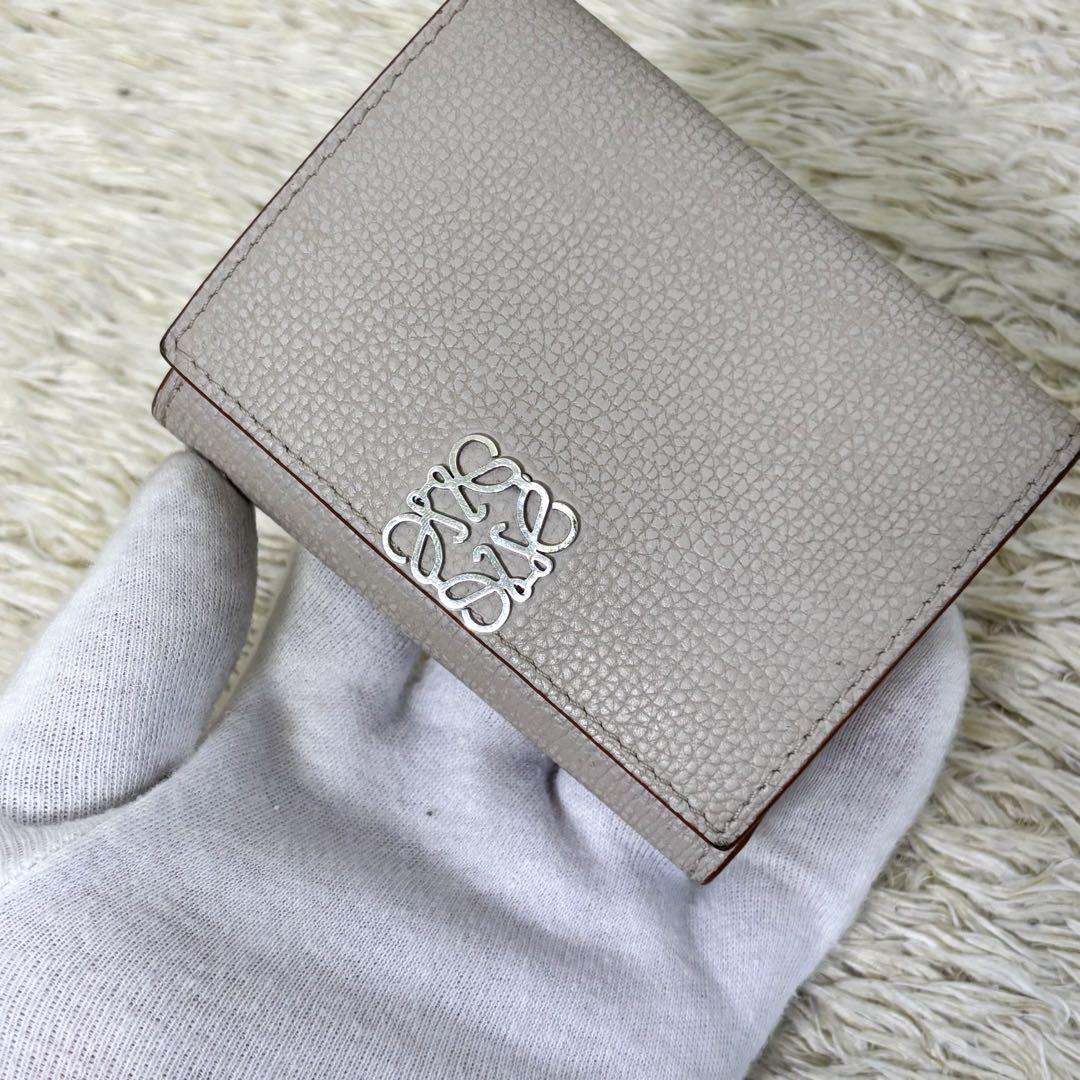 【美品】ロエベ トライフォールドウォレット アナグラム ペブルグレインカーフ