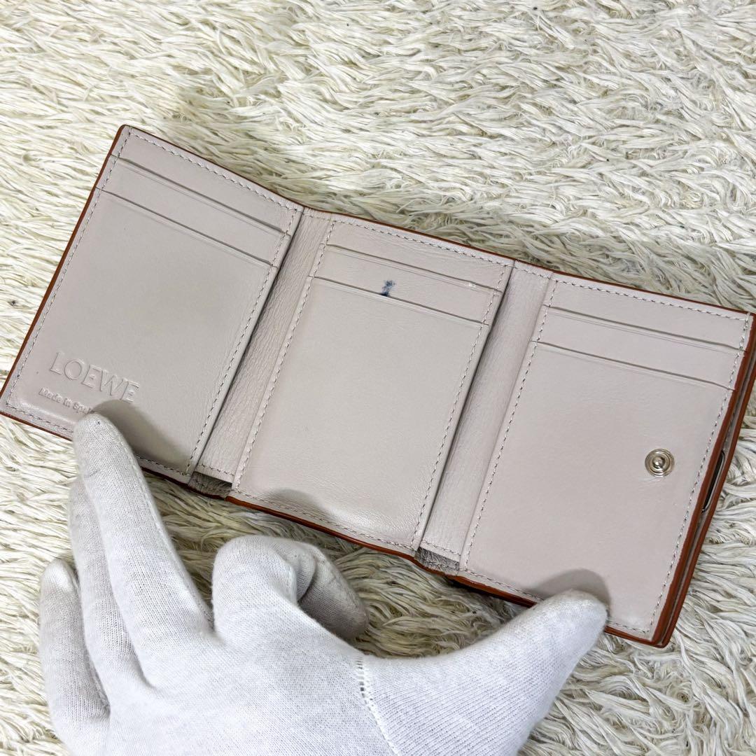 【美品】ロエベ トライフォールドウォレット アナグラム ペブルグレインカーフ