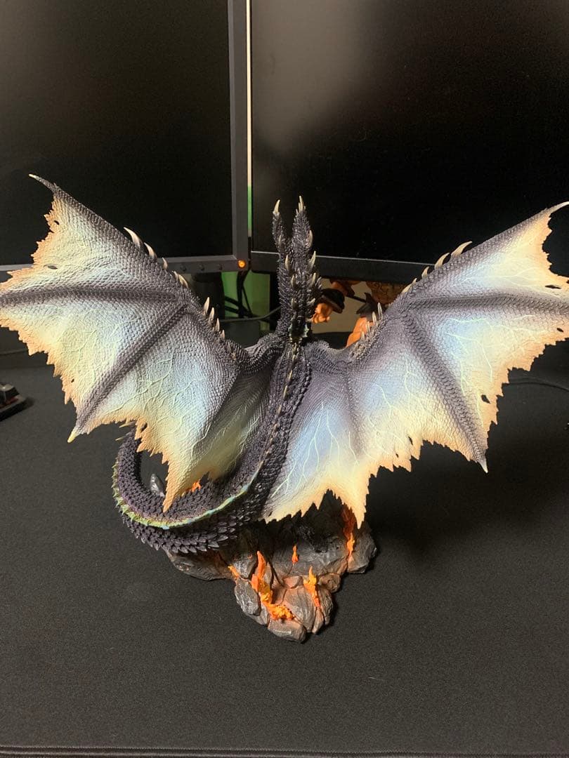 アルバ　モンハン　フィギュア