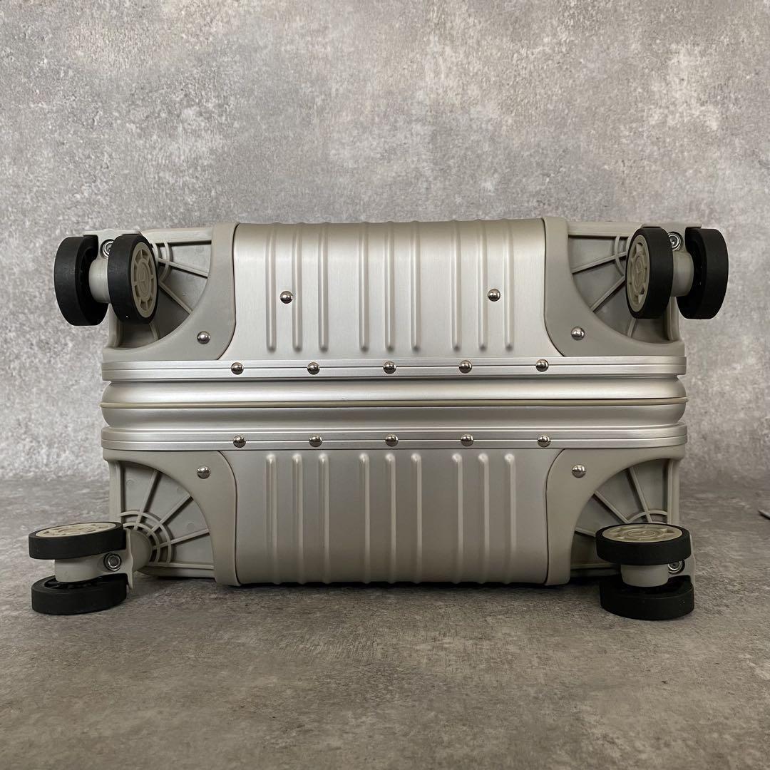 非売品　メルセデスベンツ　スーツケース　キャリーケース 4輪　シルバー　機内持込