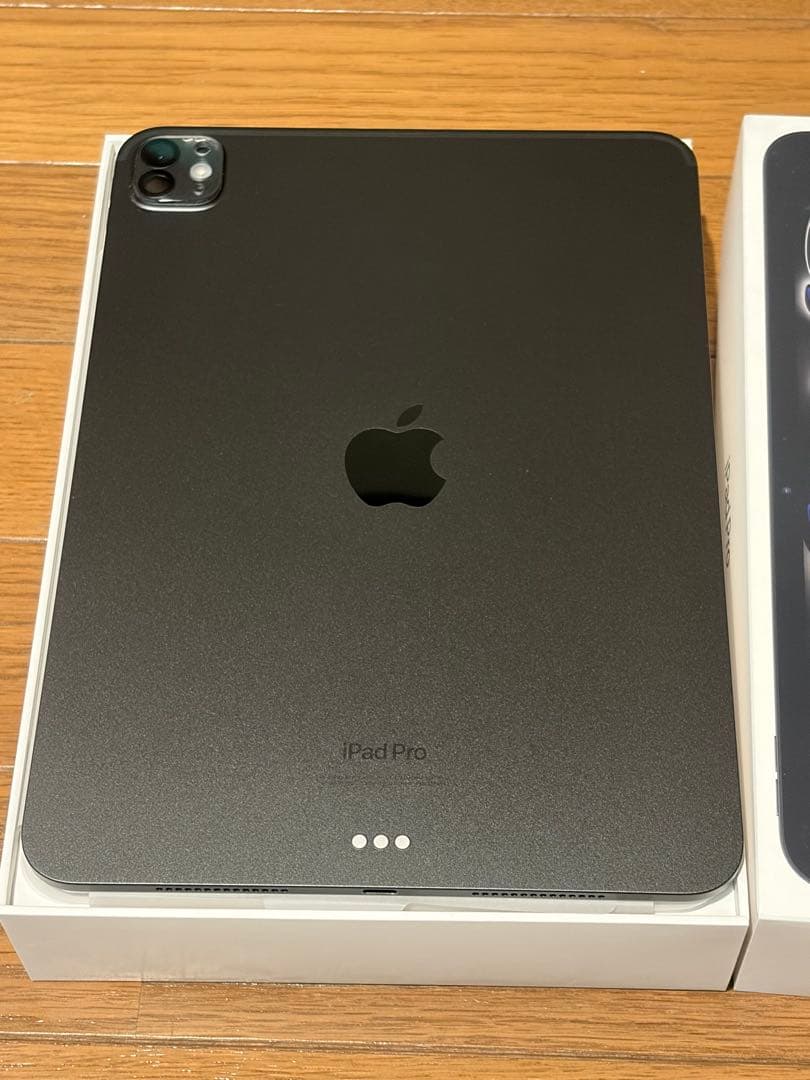 iPad Pro M4 11インチ 256GB WiFiモデル　中古美品