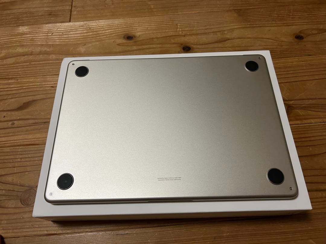 【極美品】MacBook Air M2チップ 8GB 256GB シルバー本体